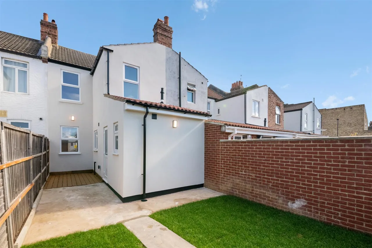 Cromwell Road, Hounslow, photo 16