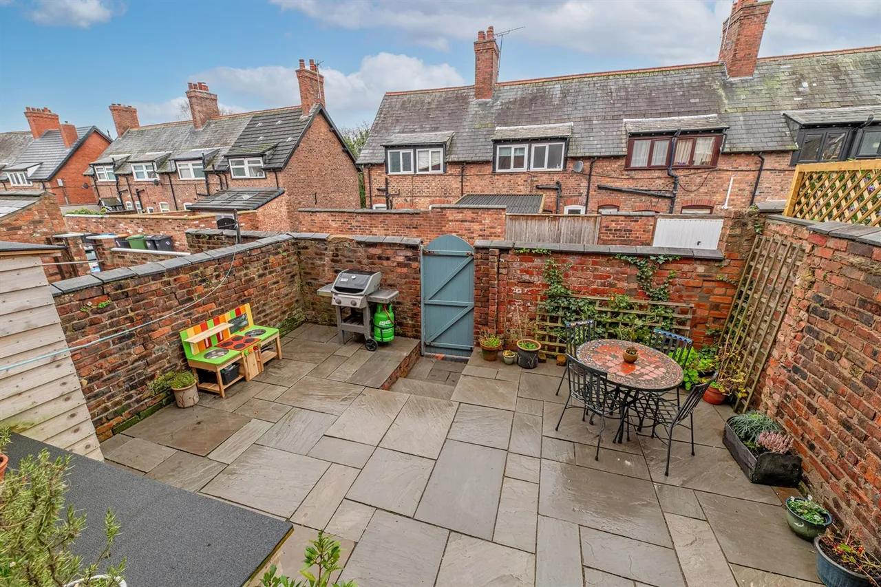 Back Crosland Terrace, Frodsham, photo 15