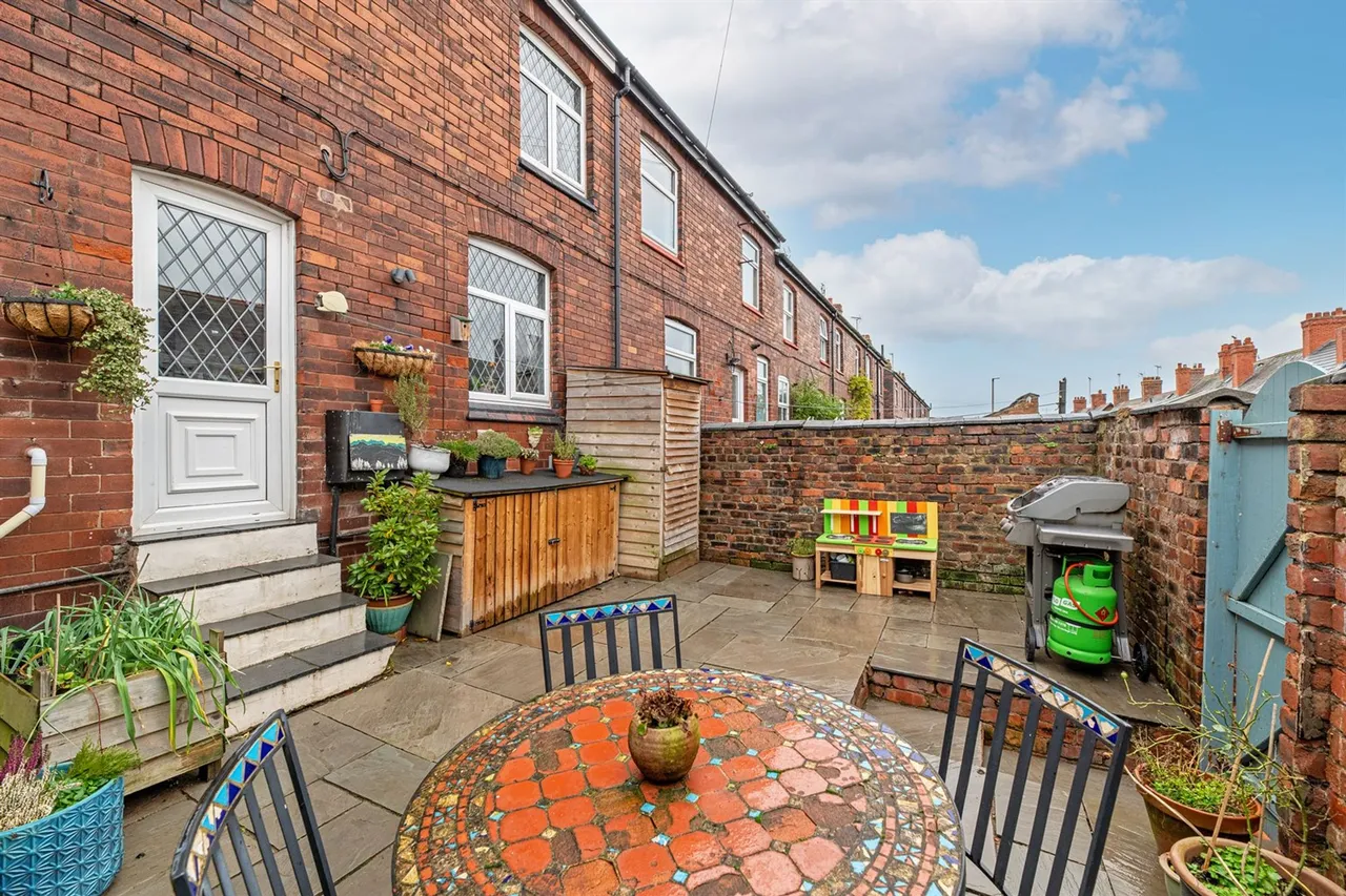 Back Crosland Terrace, Frodsham, photo 17