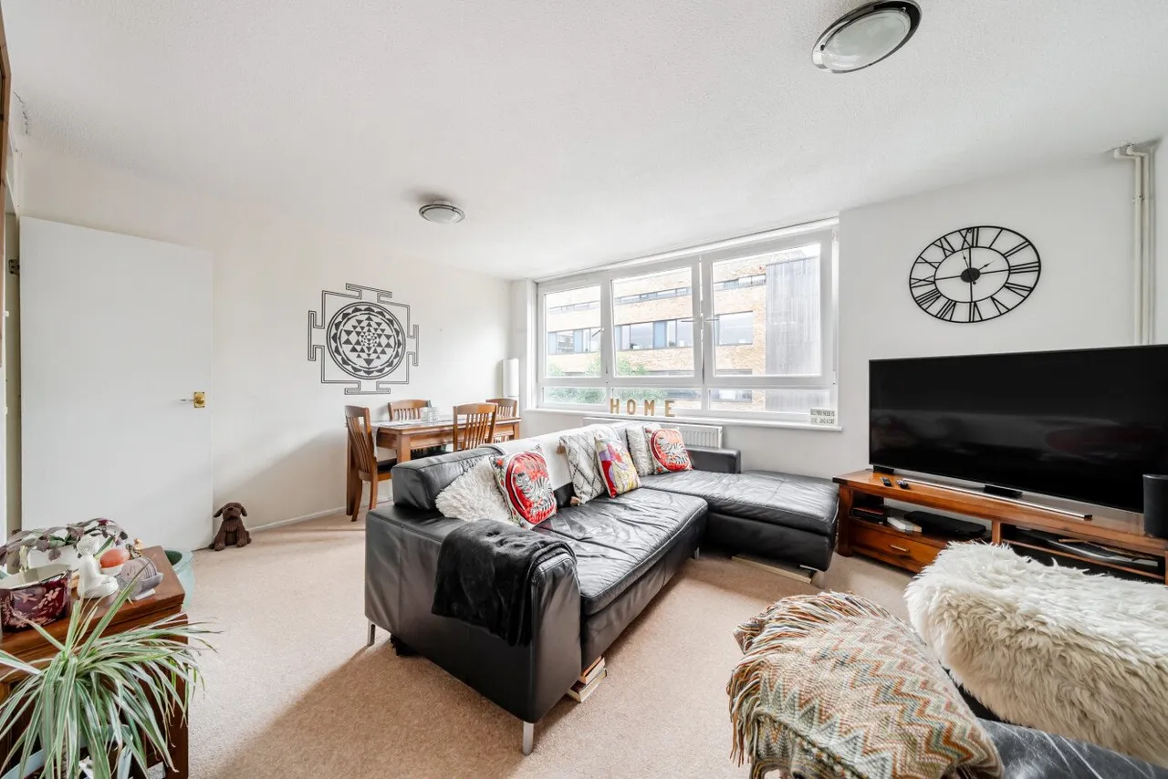 3 bed flat for sale — Parkham Street, Battersea, London, SW11