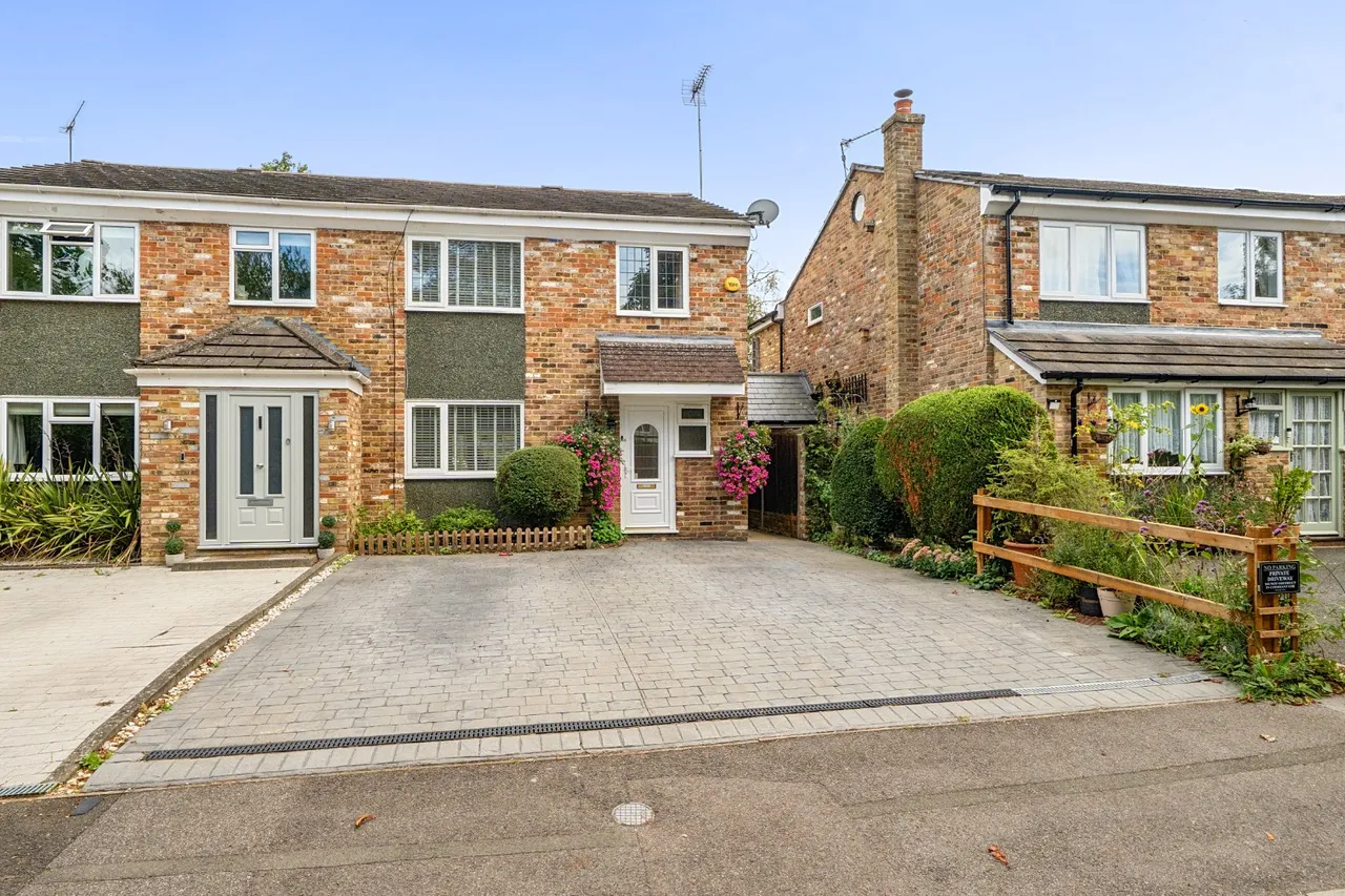 3 bed neville close, stoke poges, buckinghamshire,sl2 for sale, Stoke Poges, Buckinghamshire