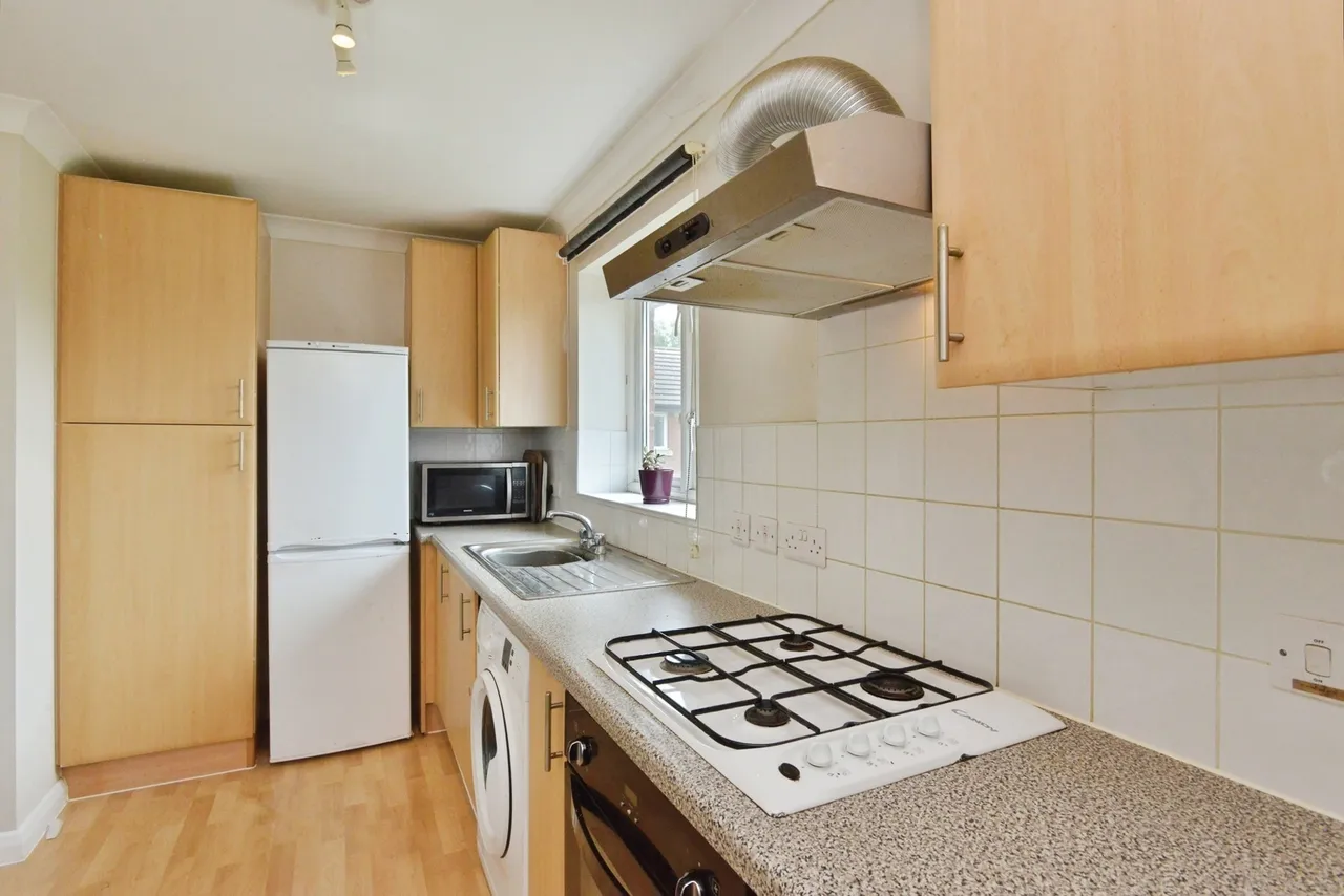 Hutton Avenue, Oldbrook, Milton Keynes, Buckinghamshire, MK6, photo 14