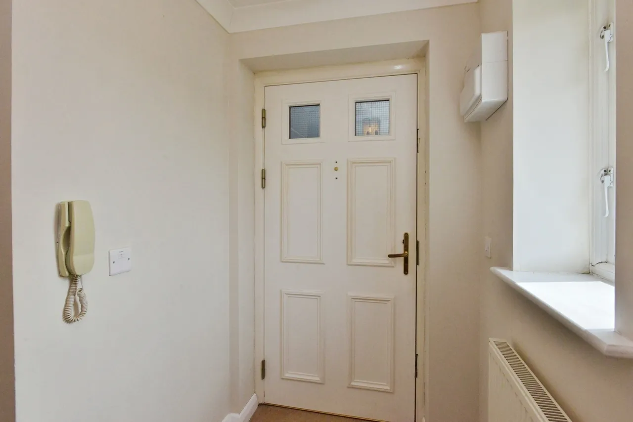 Hutton Avenue, Oldbrook, Milton Keynes, Buckinghamshire, MK6, photo 8