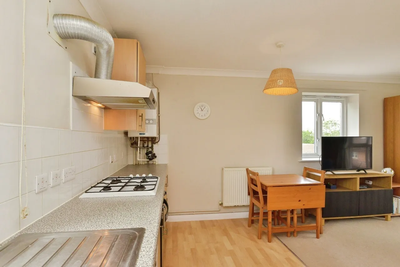 Hutton Avenue, Oldbrook, Milton Keynes, Buckinghamshire, MK6, photo 7