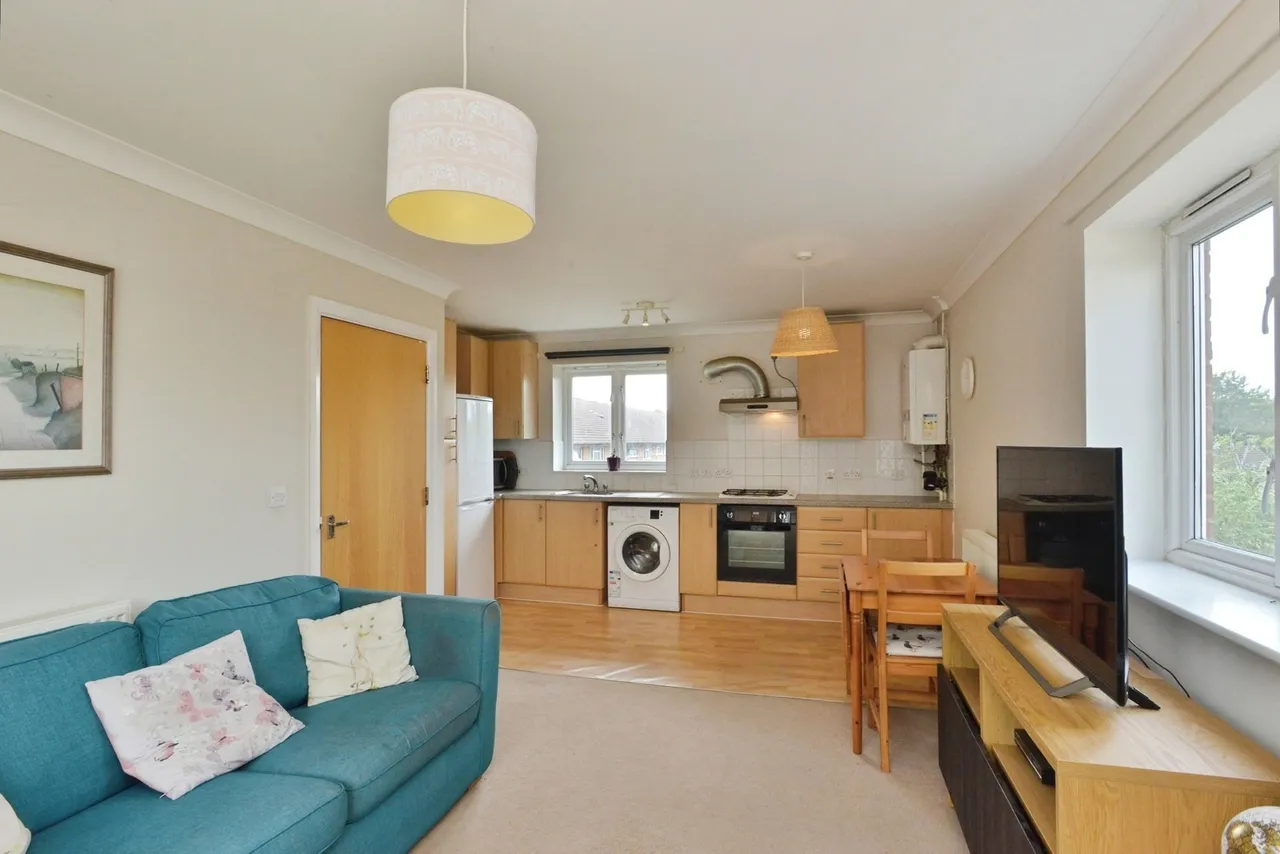 Hutton Avenue, Oldbrook, Milton Keynes, Buckinghamshire, MK6, photo 19