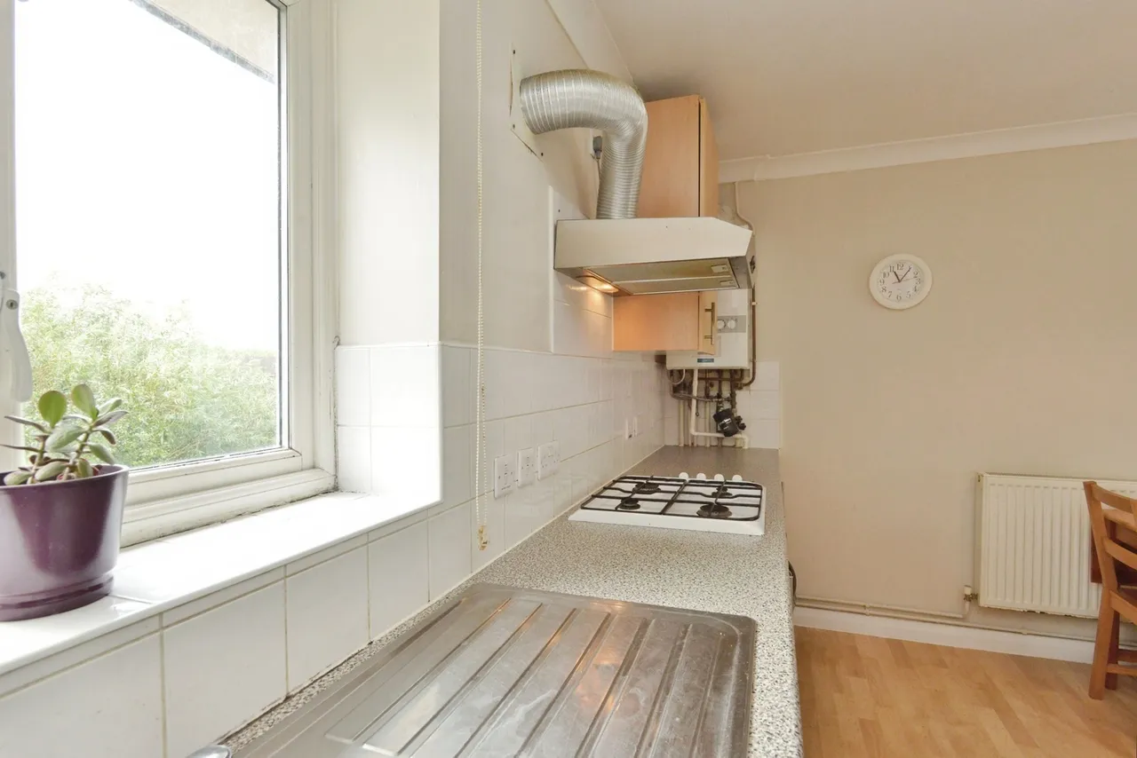 Hutton Avenue, Oldbrook, Milton Keynes, Buckinghamshire, MK6, photo 6