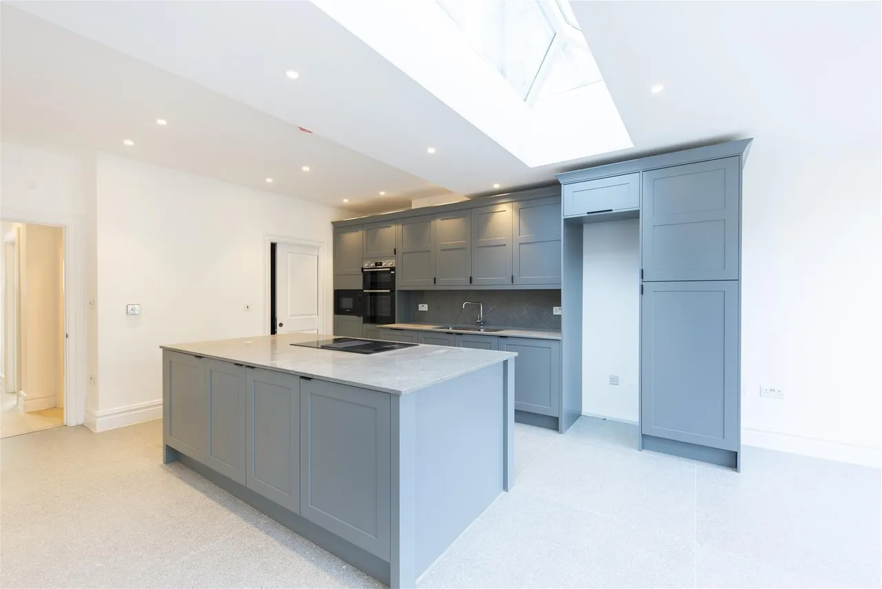 Sandringham Avenue, London SW20 8JY, photo 5