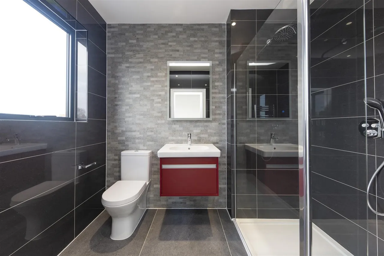 Sandringham Avenue, London SW20 8JY, photo 9