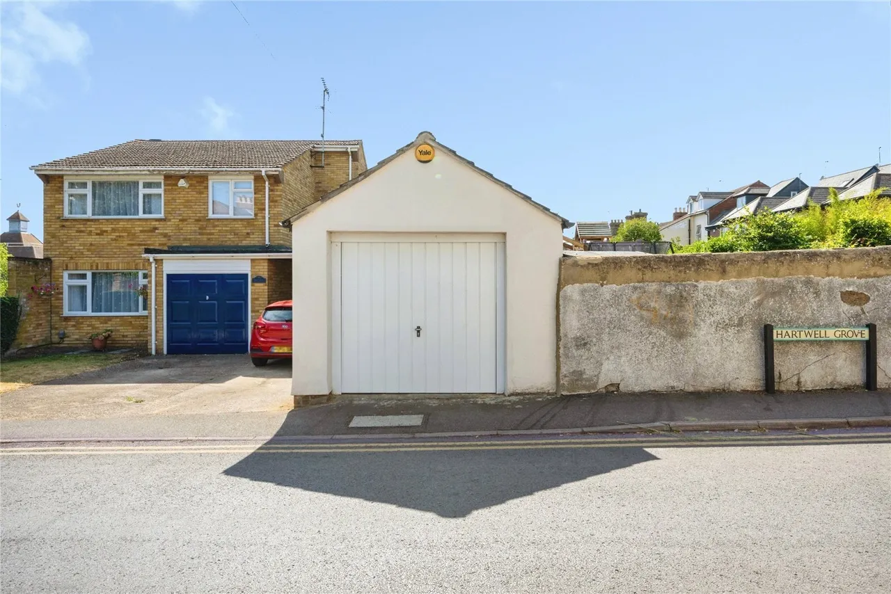 Dudley Street, LEIGHTON BUZZARD, Bedfordshire, LU7, photo 24