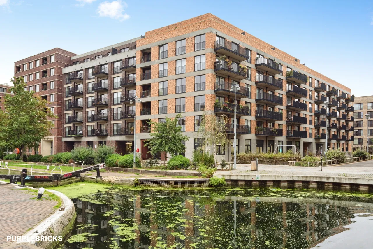 1 bed flat for sale, Rookwood Way, London, E3