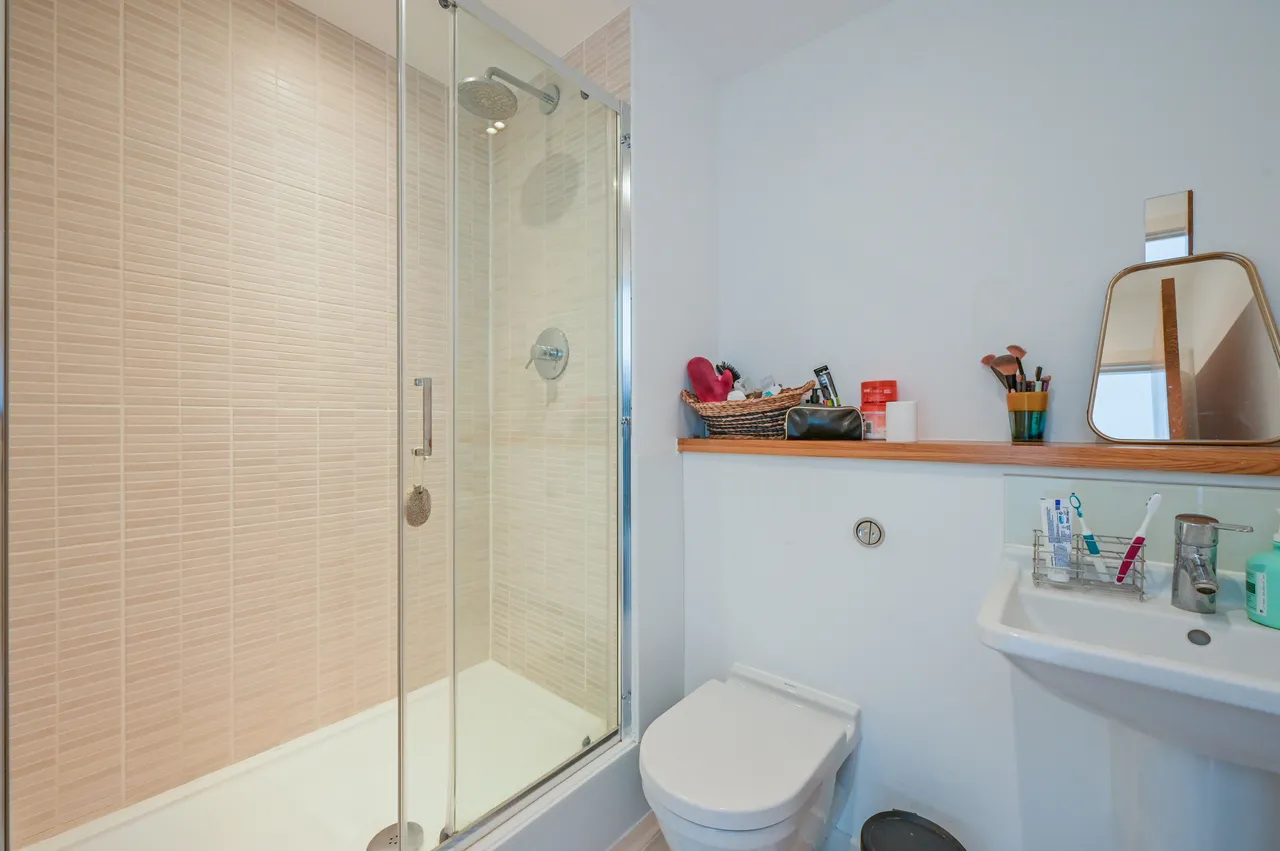 Flat 13, 600 Commercial Road, London, photo 7