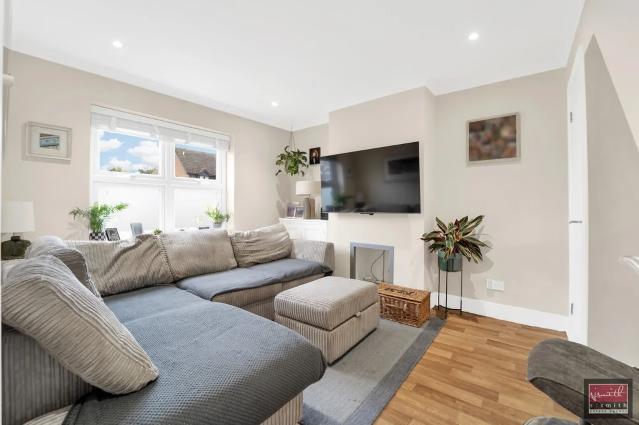 Wendover Road, Staines-upon-Thames, TW18, photo 4