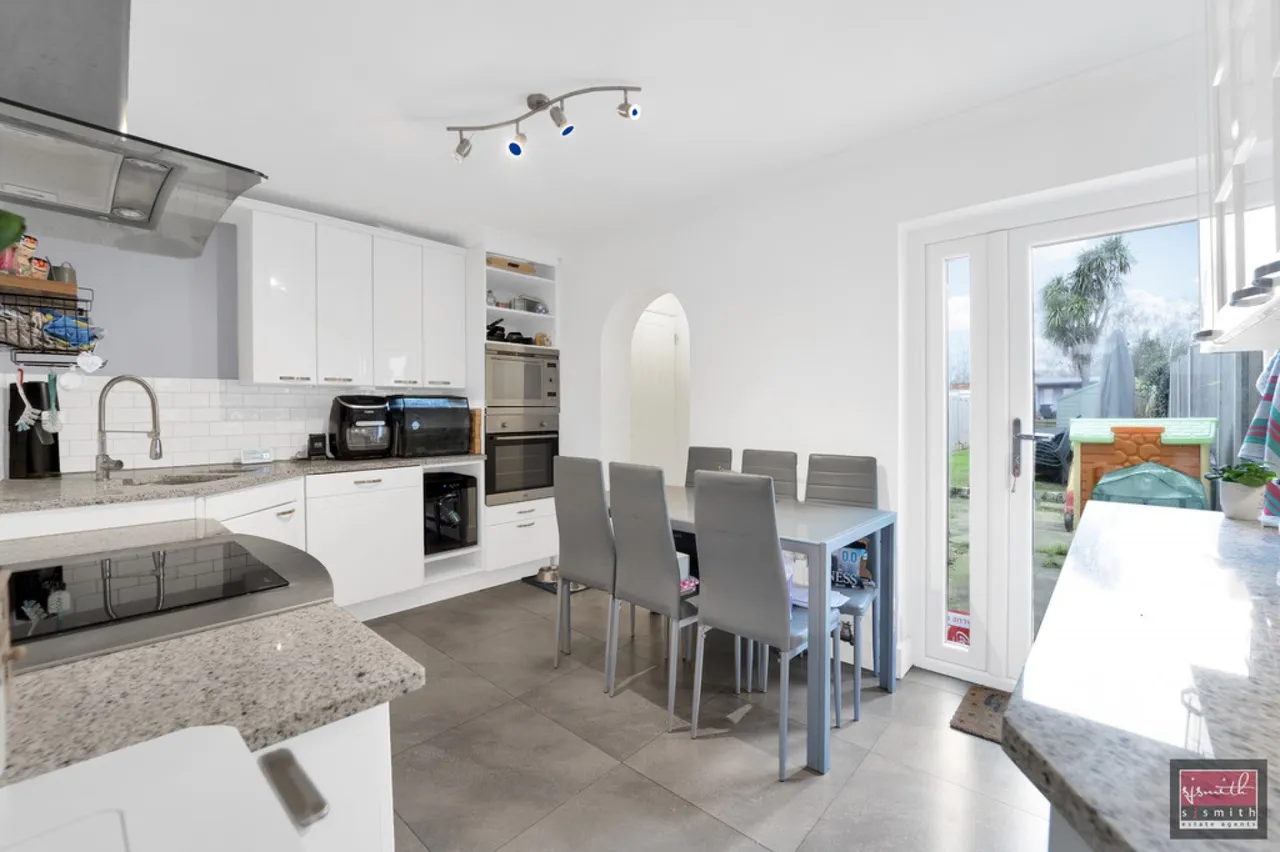 Wendover Road, Staines-upon-Thames, TW18, photo 6