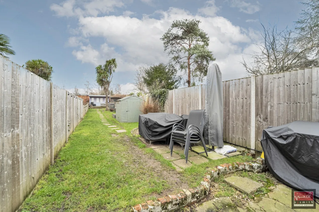 Wendover Road, Staines-upon-Thames, TW18, photo 2