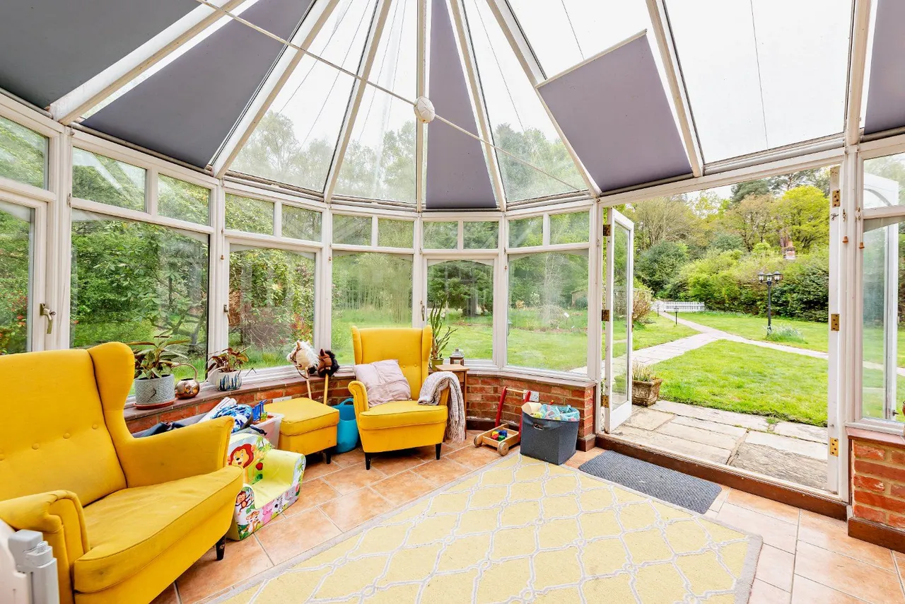 Goose Rye Road, Worplesdon, Guildford, GU3 3RQ, photo 9