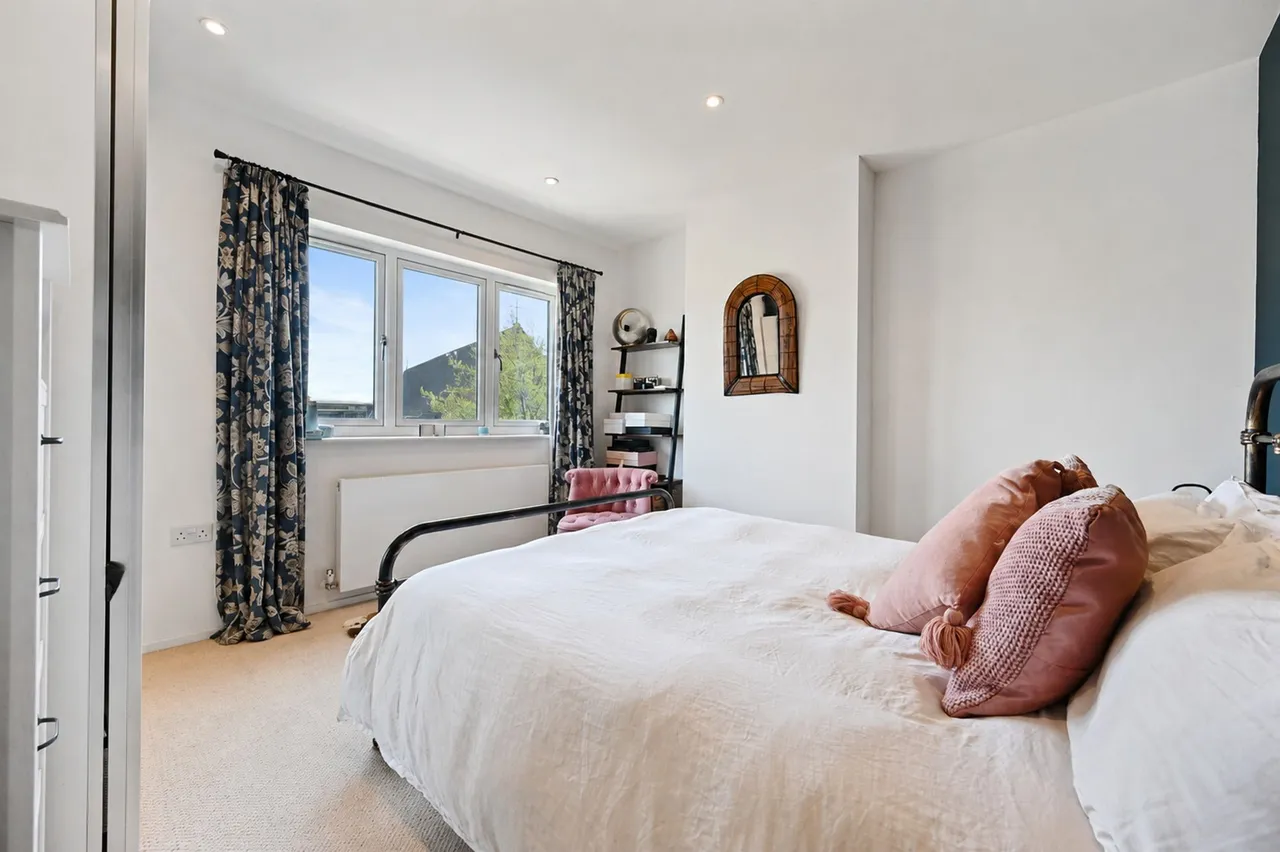 The Elms Nicoll Road, London, NW10, photo 2