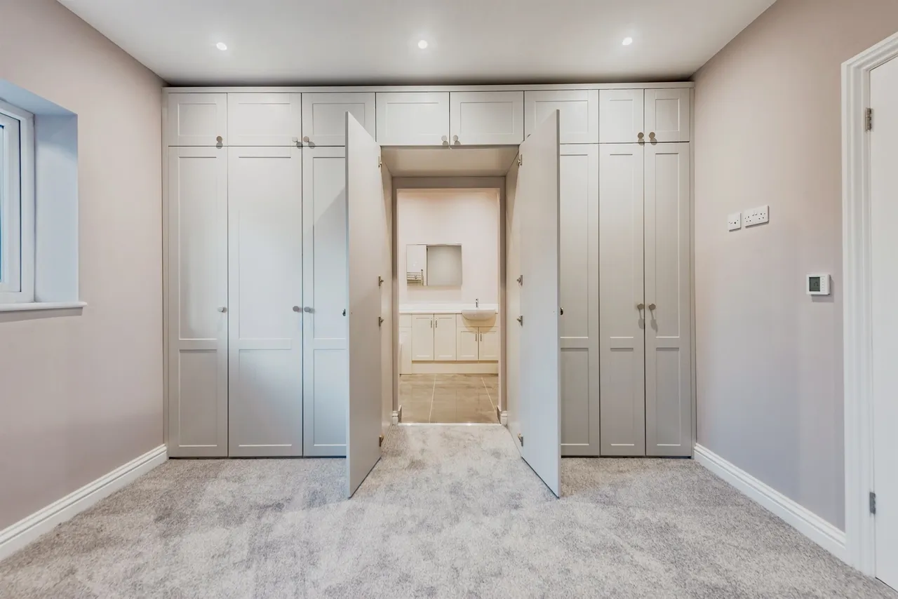 The Close, Horley, RH6, photo 6