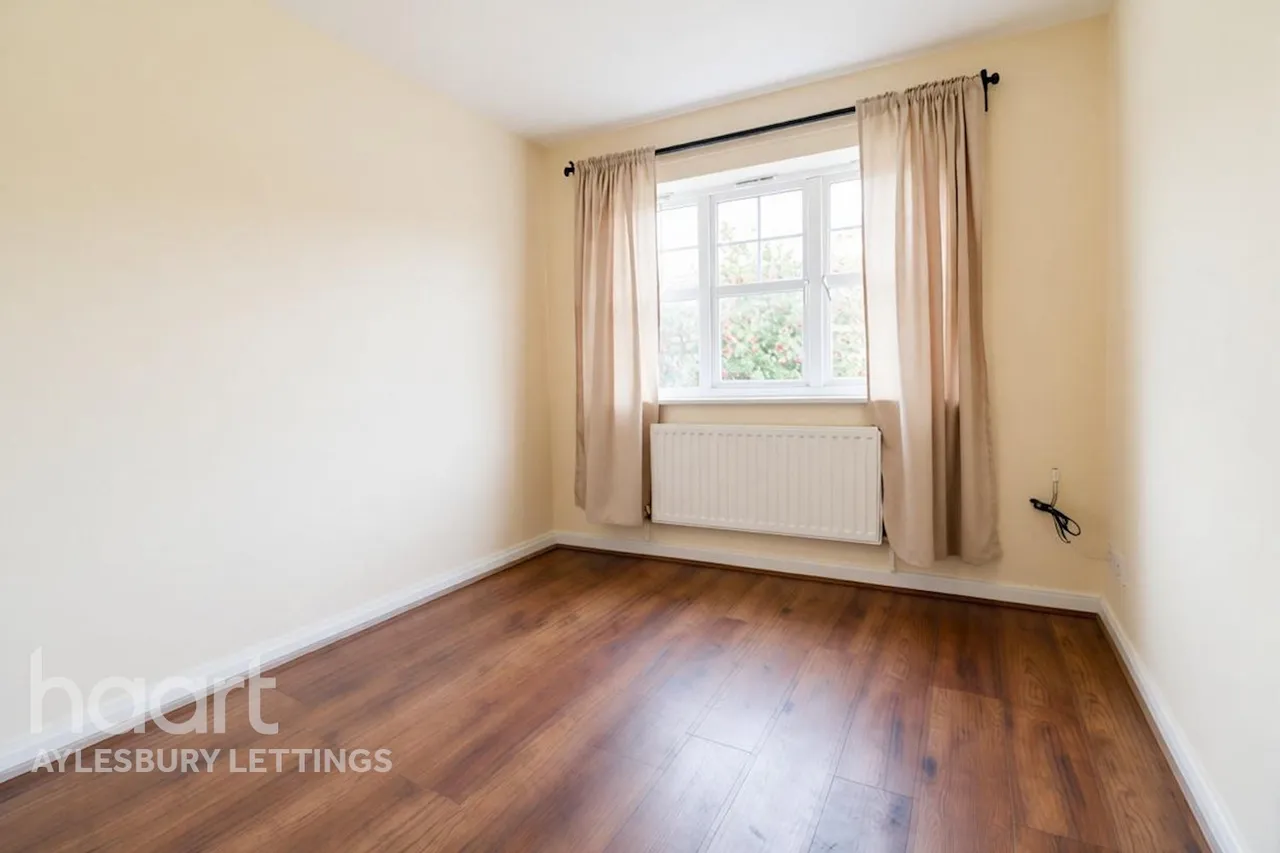 Friarscroft Way, HP20, photo 6
