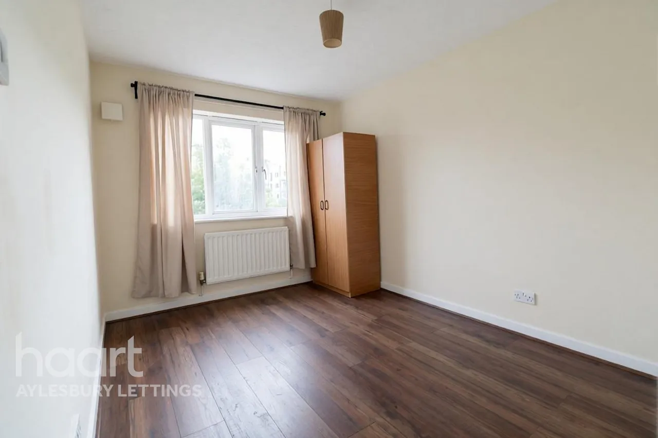 Friarscroft Way, HP20, photo 8