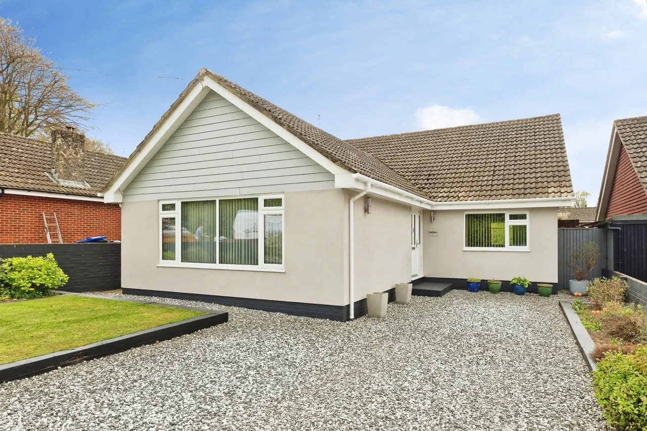 3 bed property for sale — Meadow View Road, Shepherdswell, Dover, Kent, CT15