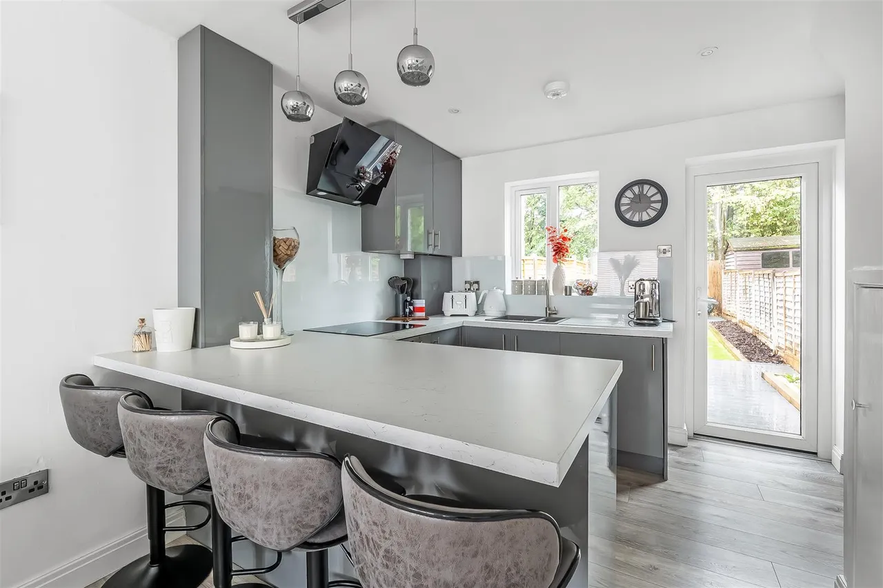 Copperfields, Fetcham, KT22, photo 4