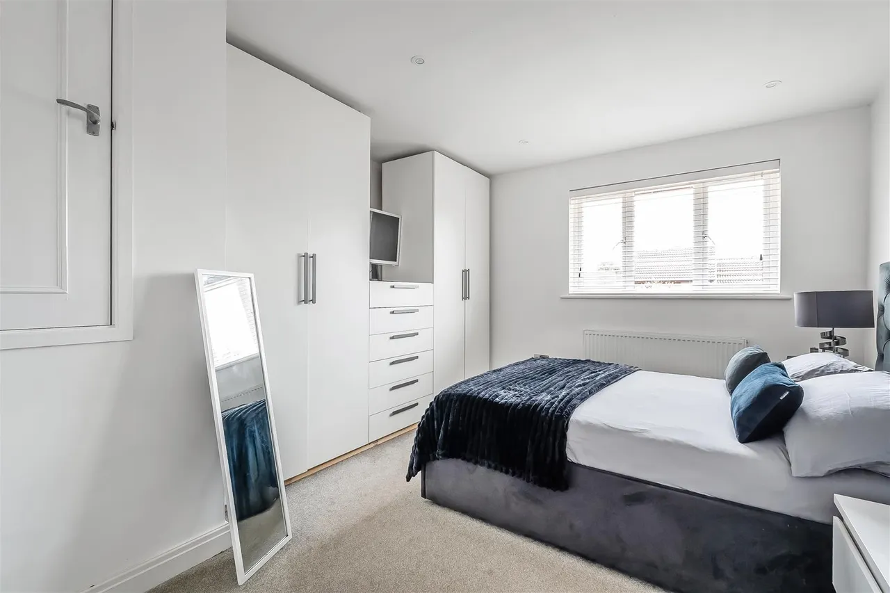 Copperfields, Fetcham, KT22, photo 11