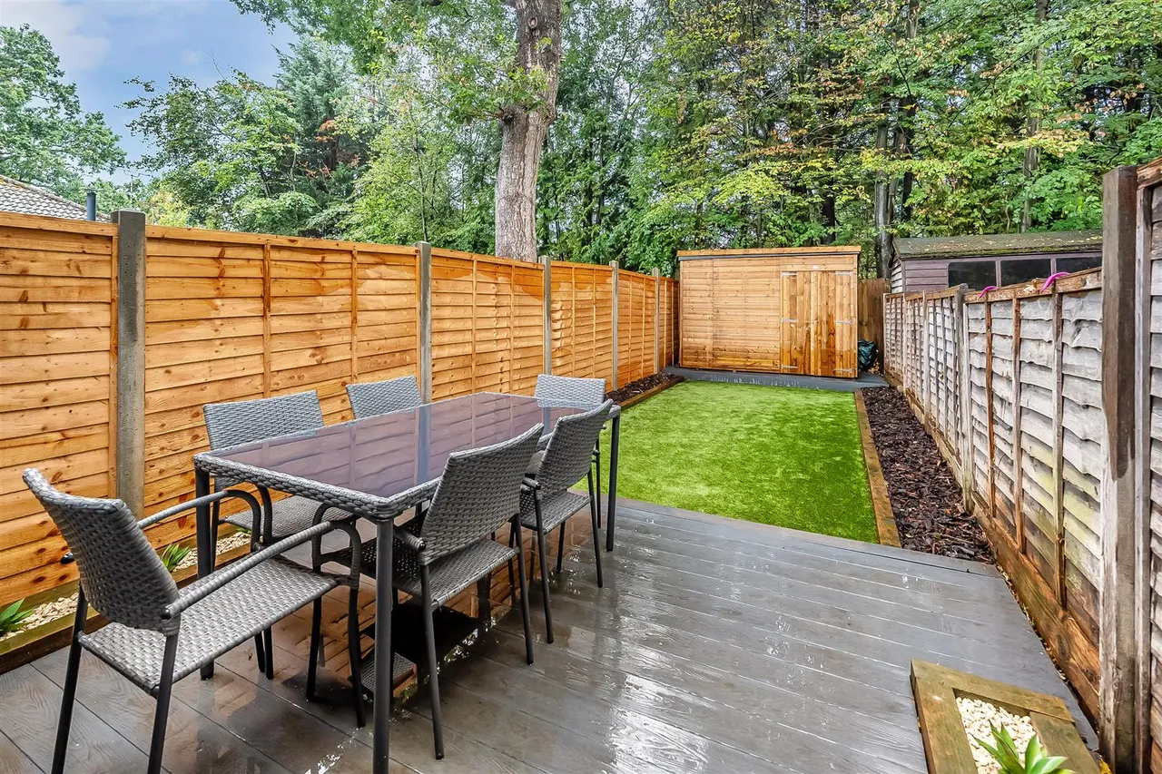 Copperfields, Fetcham, KT22, photo 2