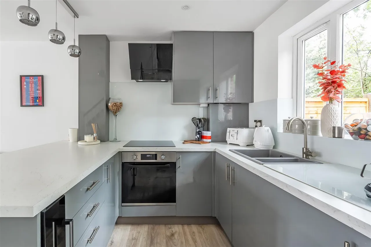 Copperfields, Fetcham, KT22, photo 5