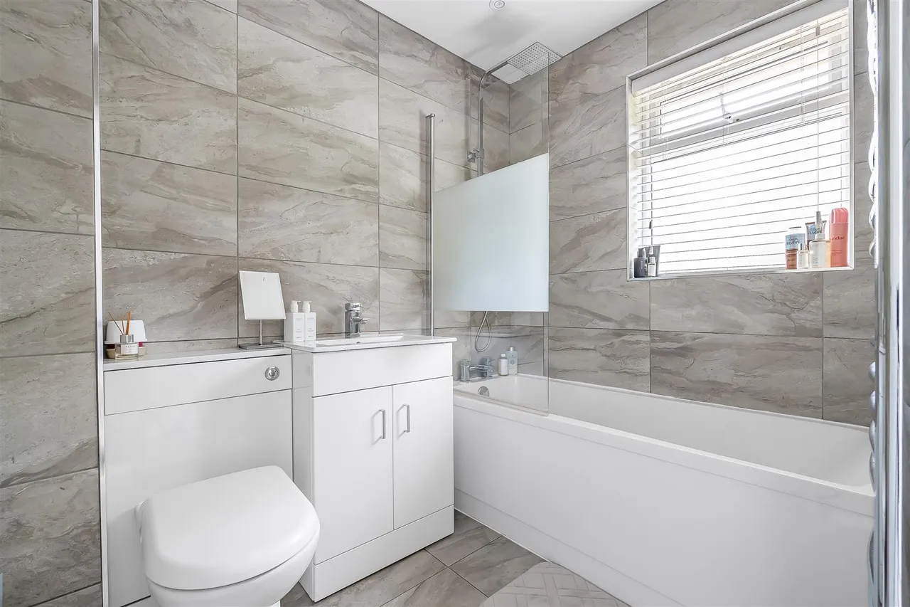 Copperfields, Fetcham, KT22, photo 8