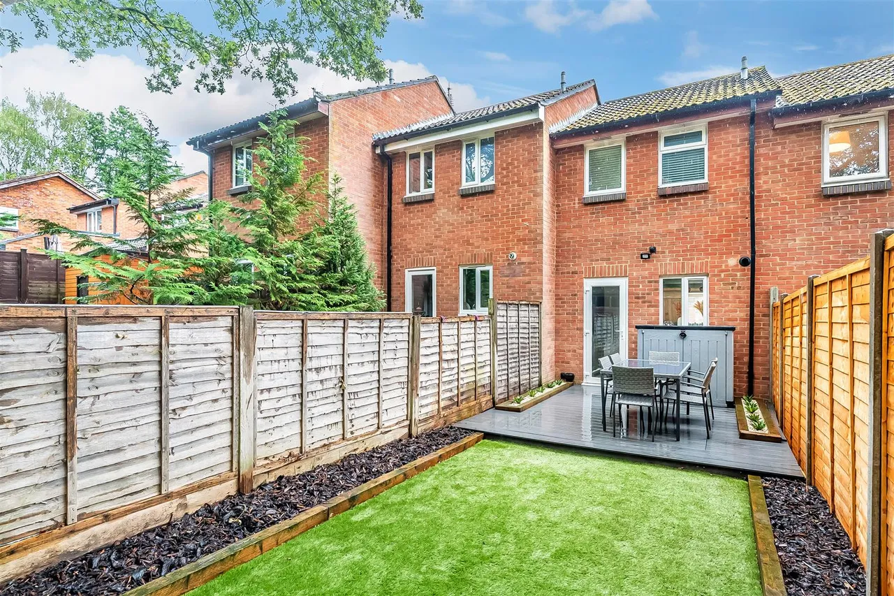 Copperfields, Fetcham, KT22, photo 7