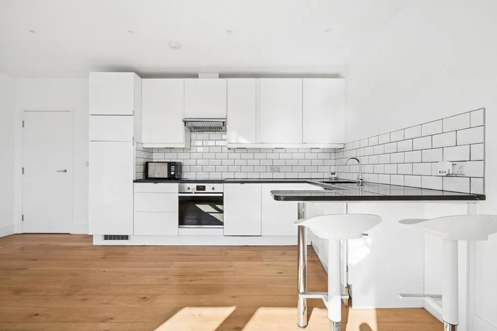 2 bed flat to rent, Roxborough Park, Harrow, HA1