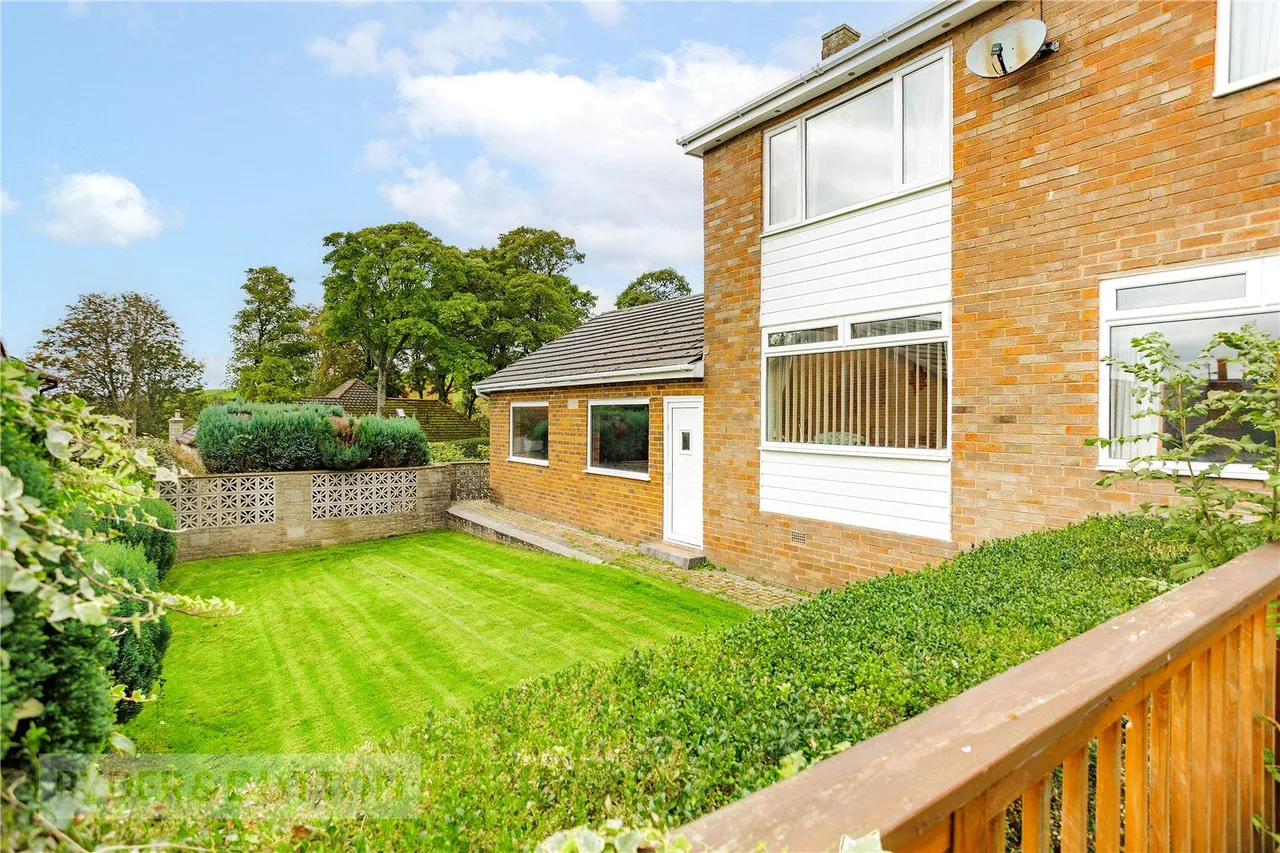 Heath Road, Glossop, SK13, photo 34