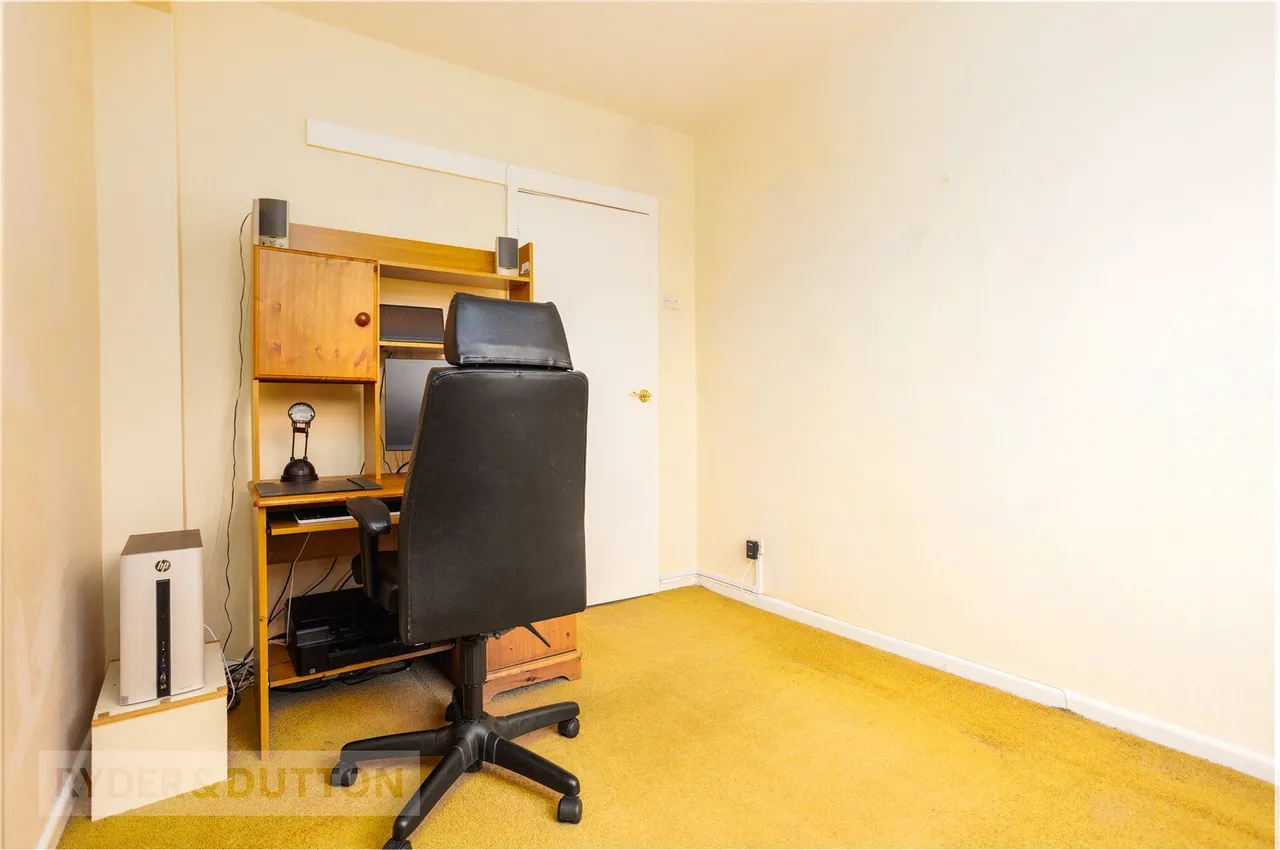 Heath Road, Glossop, SK13, photo 13