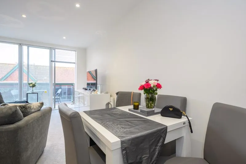 The Heart, Walton-On-Thames KT12 1GB, photo 6