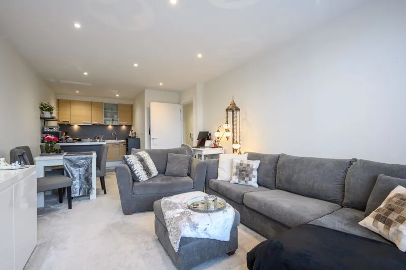 The Heart, Walton-On-Thames KT12 1GB, photo 4