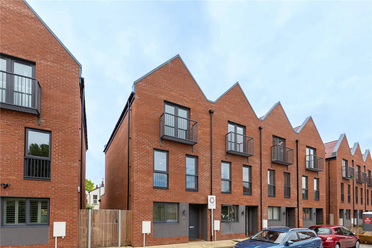 Mina Park Crescent, St Werburgh's, BS2, photo 26