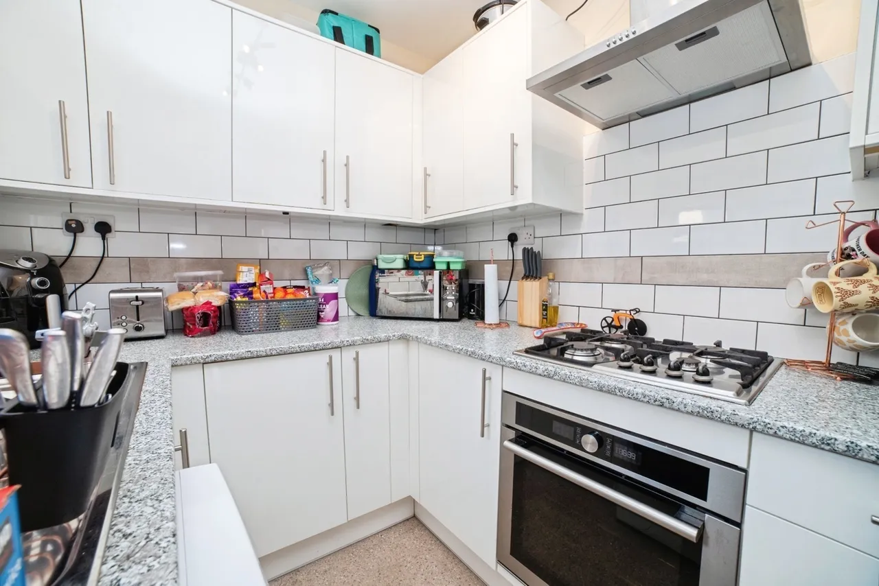 Main Street, Huthwaite, NG17, photo 7