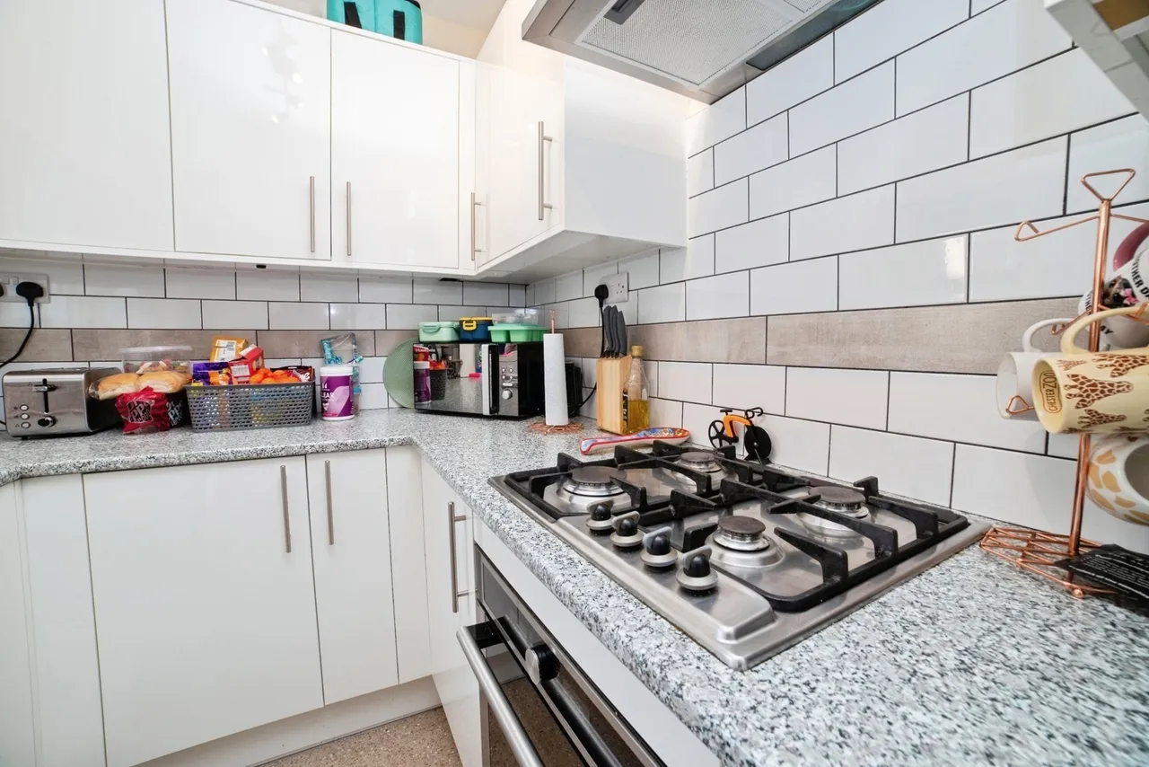 Main Street, Huthwaite, NG17, photo 8