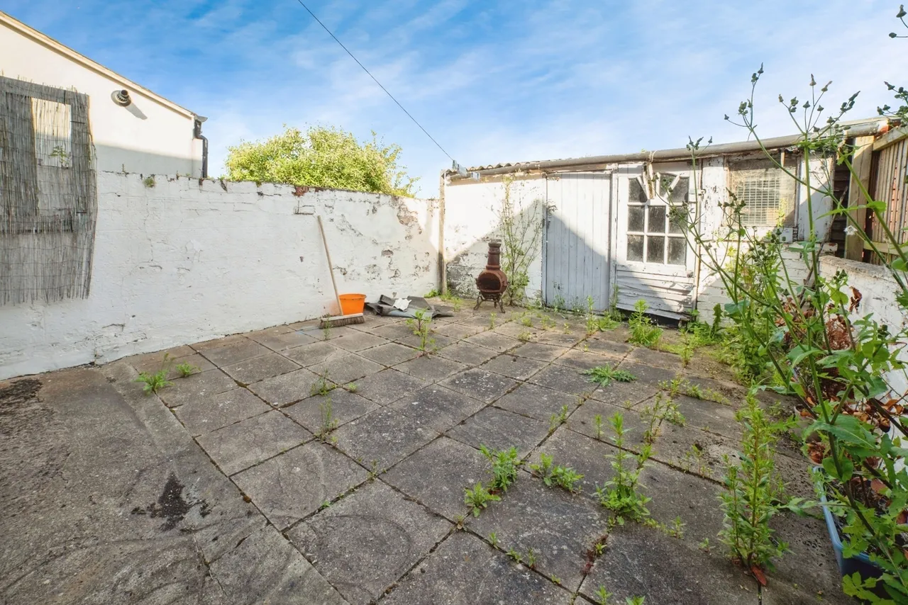 Main Street, Huthwaite, NG17, photo 14