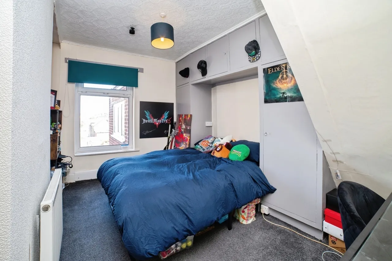 Main Street, Huthwaite, NG17, photo 12
