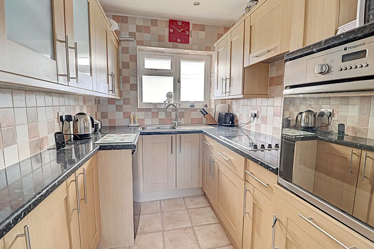 Brackley Road, High Wycombe, HP15, photo 6