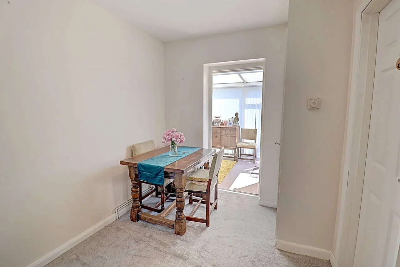 Brackley Road, High Wycombe, HP15, photo 13