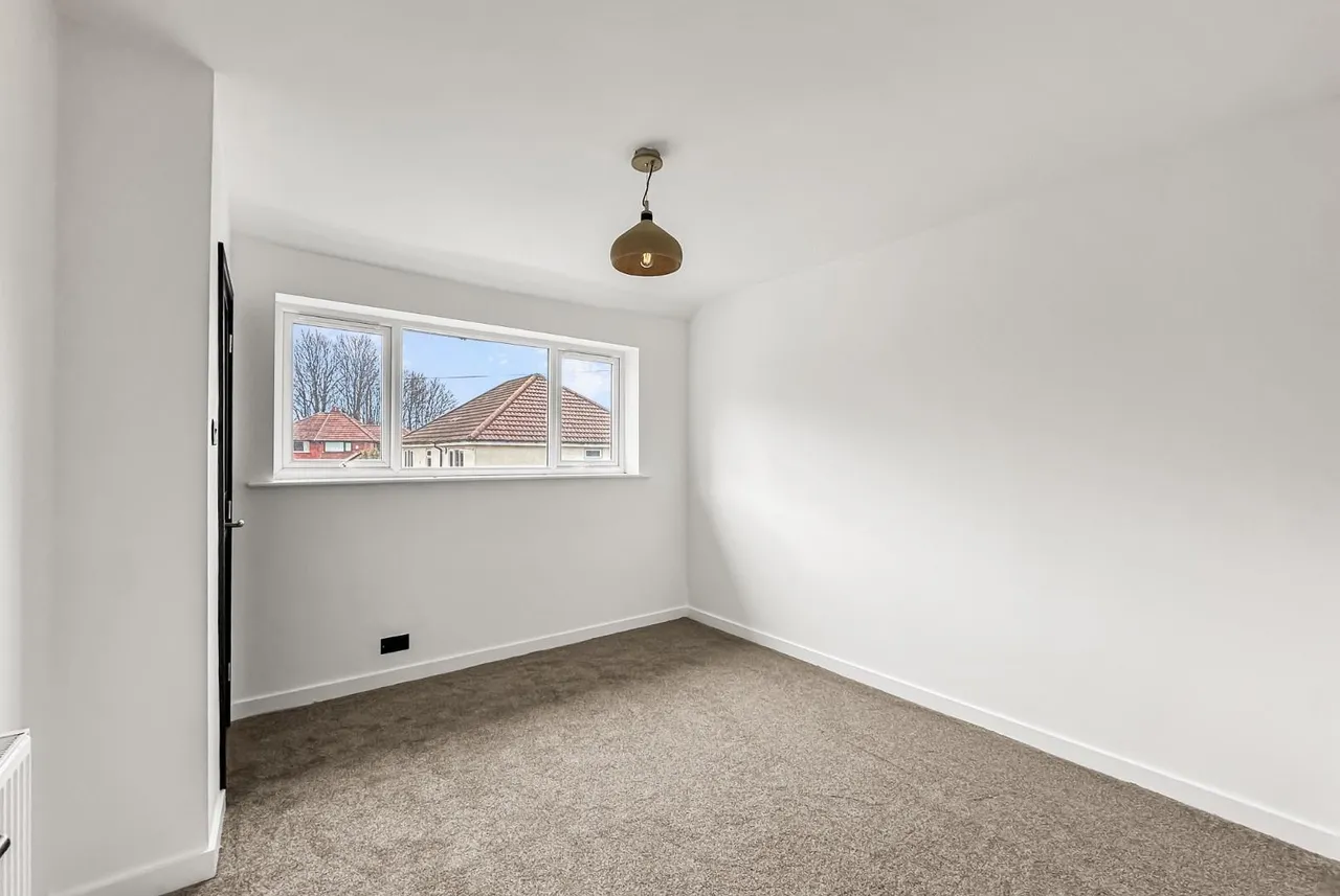 Houldsworth Avenue, Timperley, Cheshire WA14 1SS, photo 15