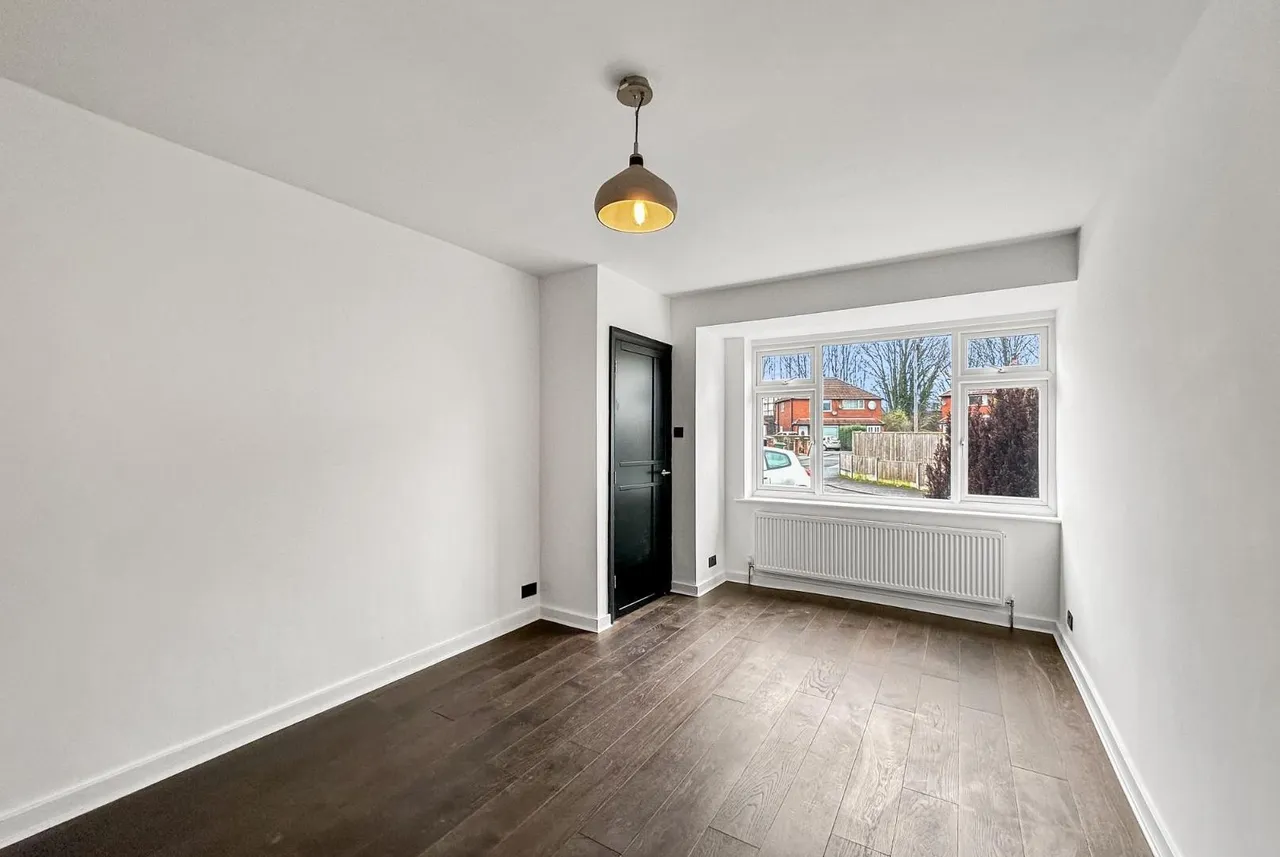 Houldsworth Avenue, Timperley, Cheshire WA14 1SS, photo 4