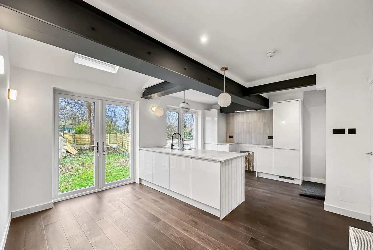 Houldsworth Avenue, Timperley, Cheshire WA14 1SS, photo 3