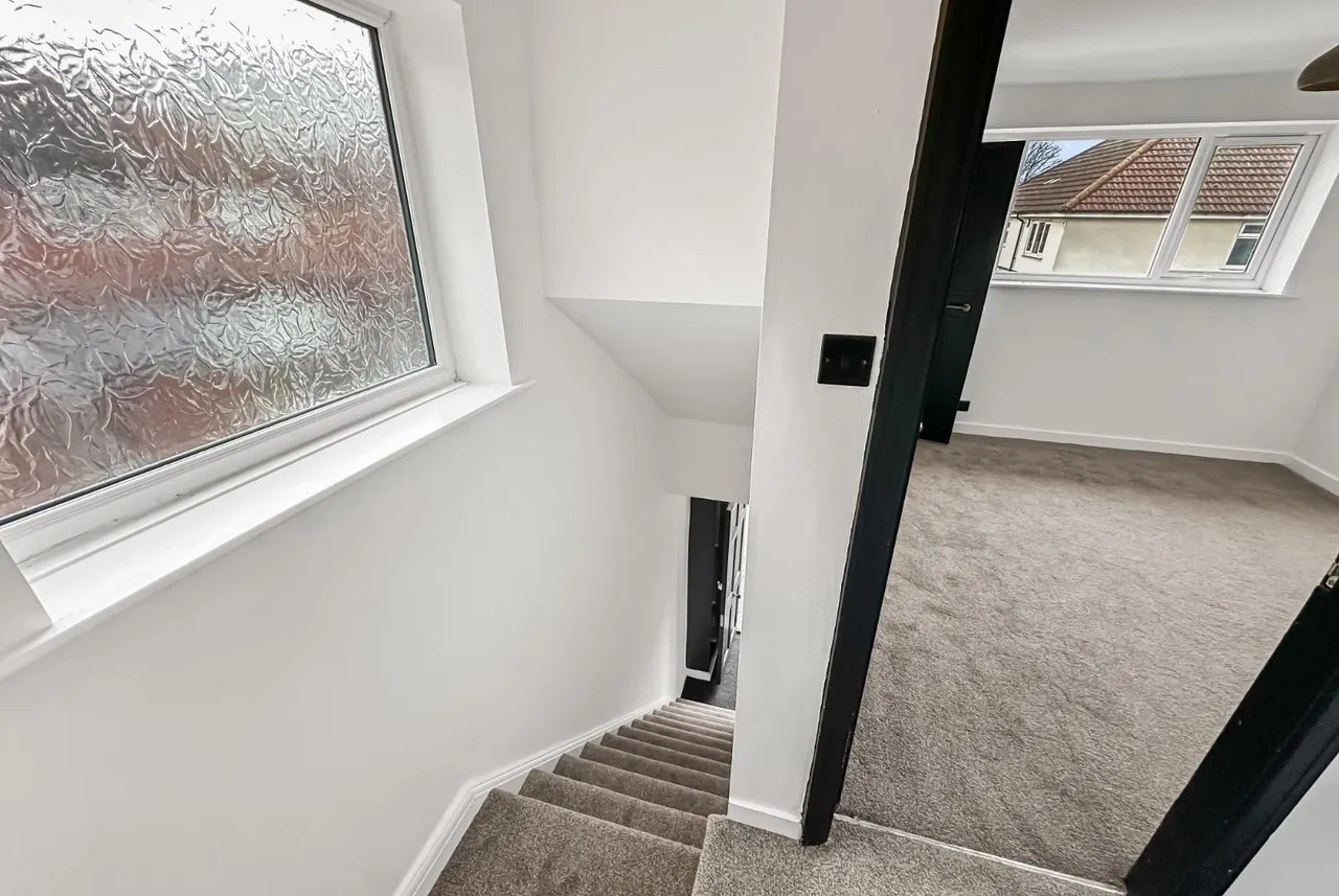 Houldsworth Avenue, Timperley, Cheshire WA14 1SS, photo 13