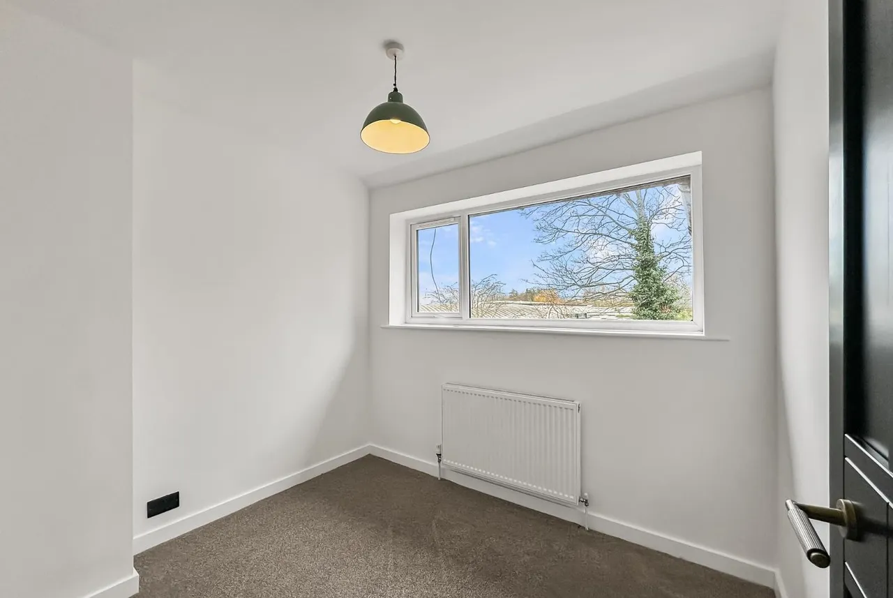 Houldsworth Avenue, Timperley, Cheshire WA14 1SS, photo 18