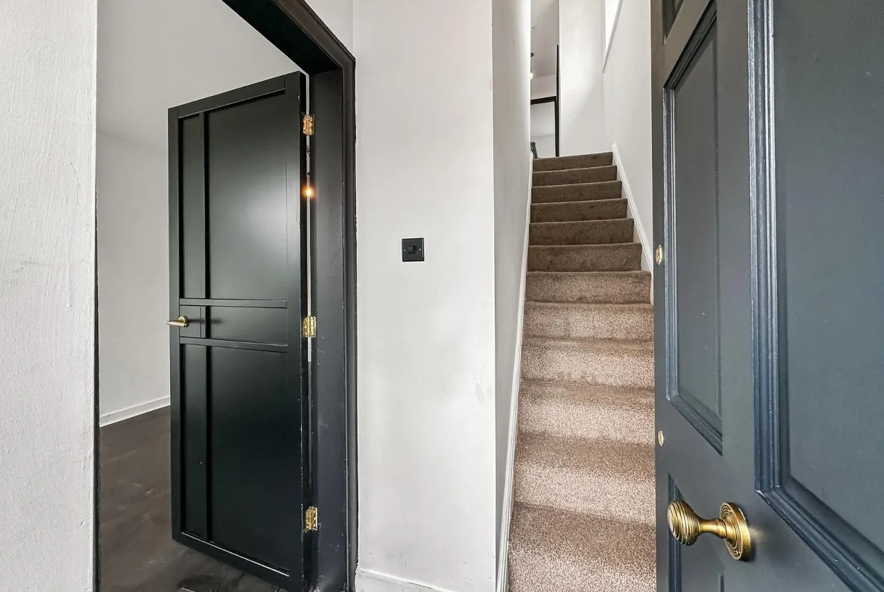 Houldsworth Avenue, Timperley, Cheshire WA14 1SS, photo 12