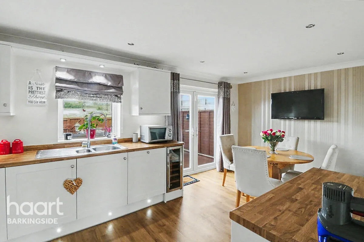 Hurstleigh Gardens, Clayhall, IG5, photo 8