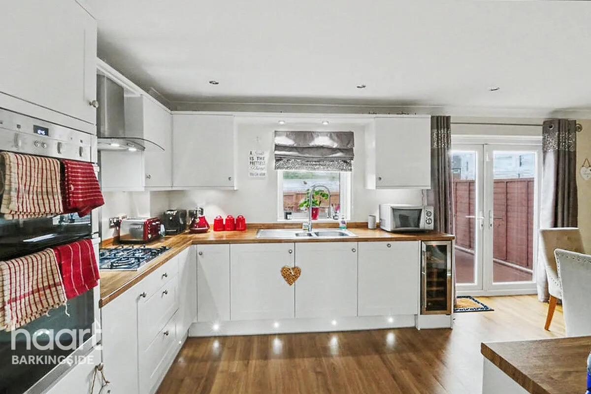 Hurstleigh Gardens, Clayhall, IG5, photo 7